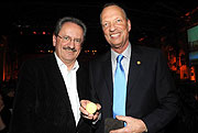 Gerhard Müller-Rischart (re.) wurde von OB Christian Ude mit der Medaille "München leuchtet" in Gold ausgezeichnet (Foto: Ingrid Grossmann)